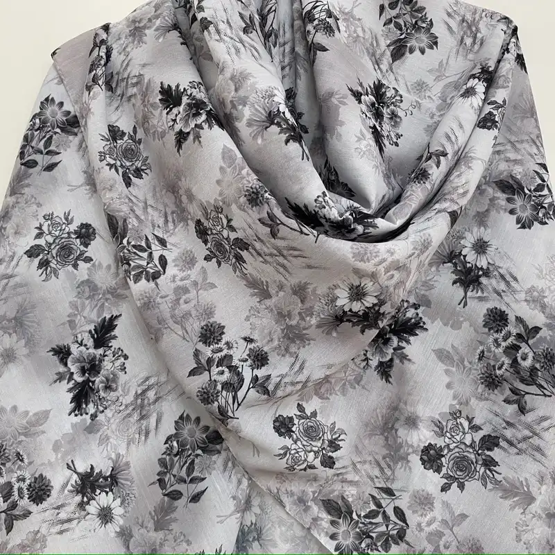 روسری زنانه مدل نخ اسپان منگوله دار کد 1611