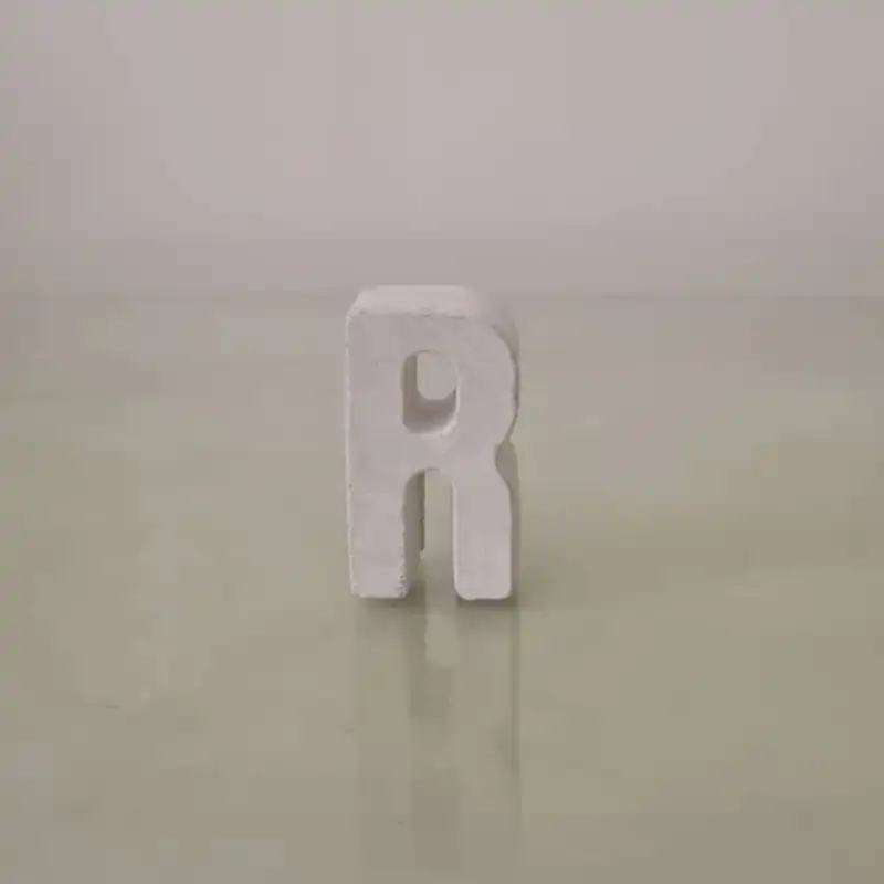 استند رومیزی تزیینی مدل حرف R