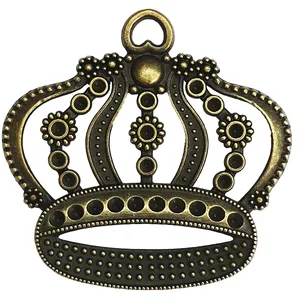 آویز گردنبند مدل تاج AG406