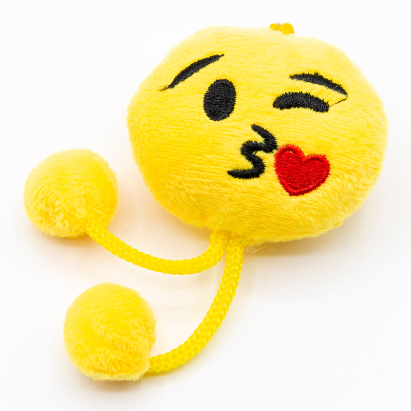 آویز عروسکی مدل بوسه