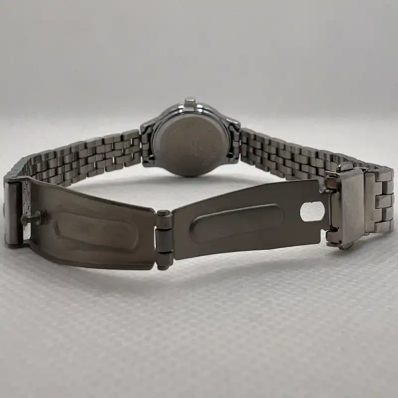 ساعت مچی عقربه ای زنانه اوماکس مدل OJSB002I018