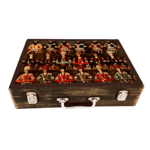 جعبه هدیه چوبی مدل چمدان طرح قجری کد WSL546