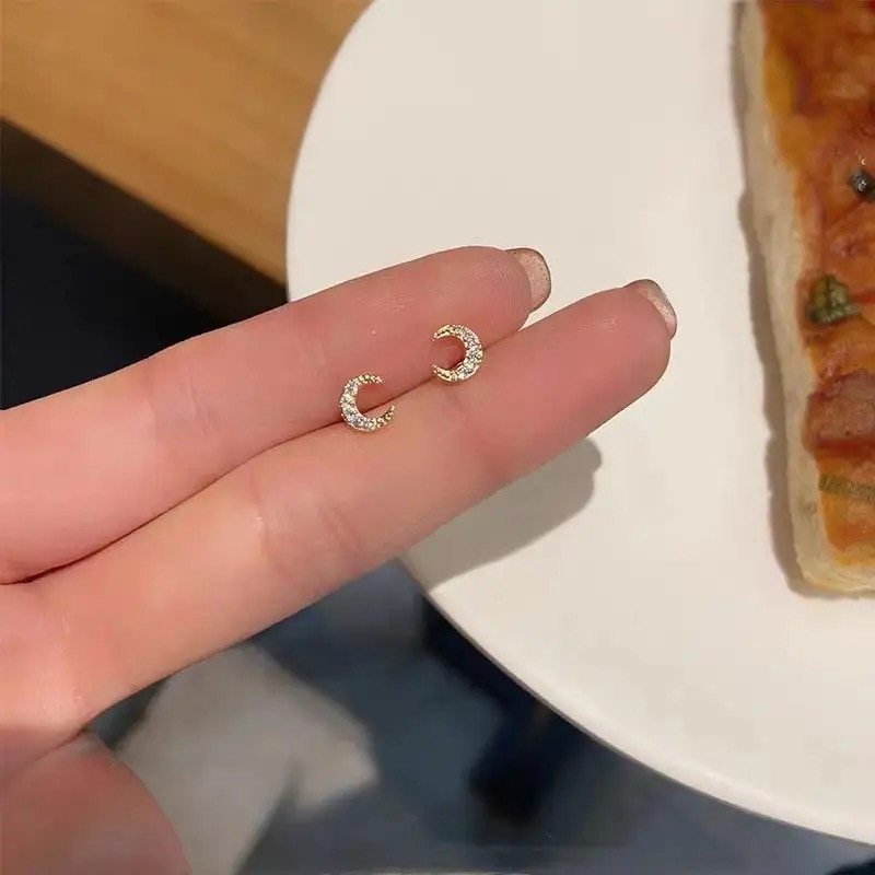 گوشواره دخترانه مدل Moon-A گوشواره دخترانه مدل Moon-A