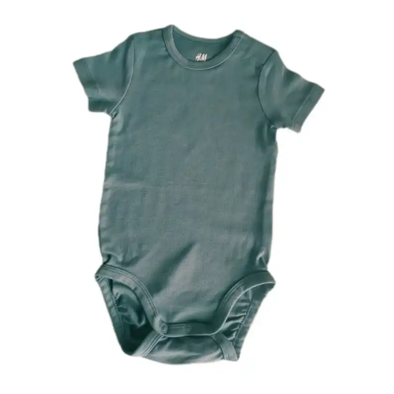 بادی آستین کوتاه نوزادی اچ اند ام مدل ساده