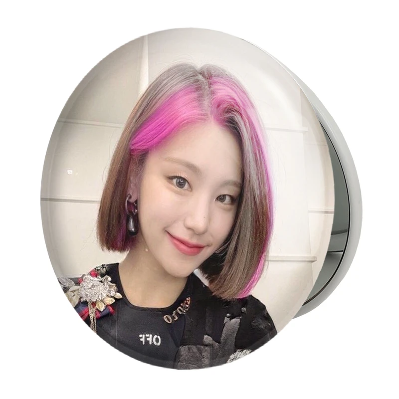 آینه جیبی خندالو طرح یجی گروه ایتزی ITZY مدل تاشو کد 12455 