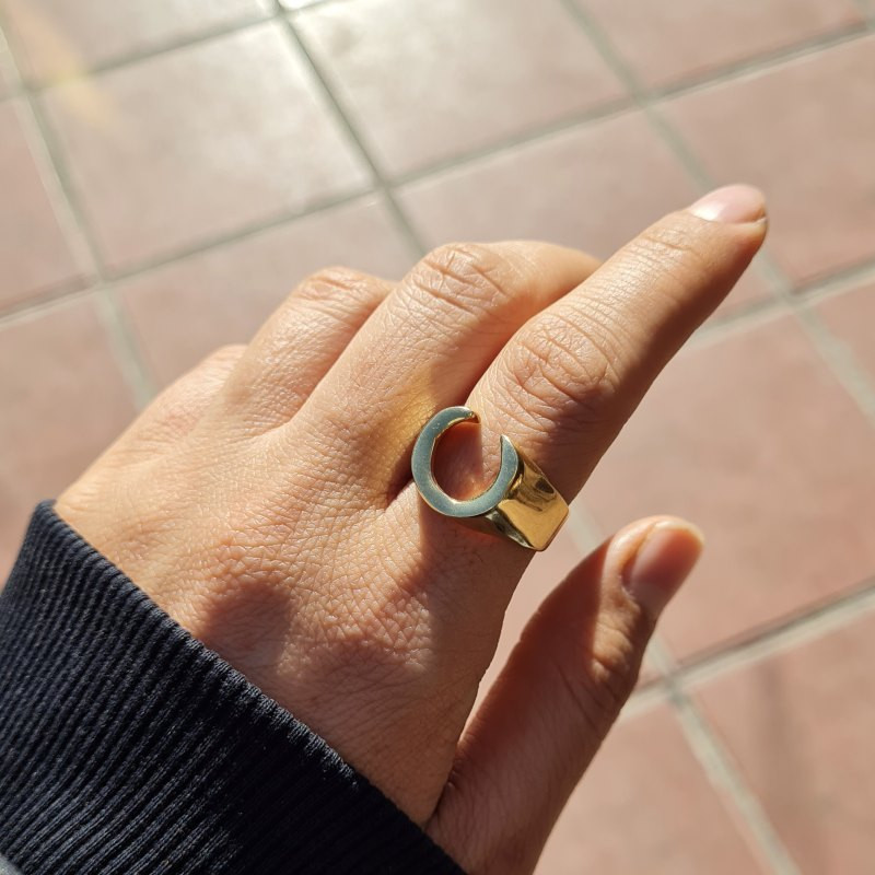 انگشتر گالری عزیزی طرح نعل مدل 15830