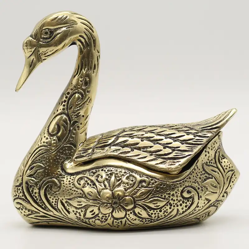 دکوری برنجی مدل قو در دار