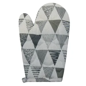 دستکش فر هوم اند لایف مدل آنیسا طرح مثلثی