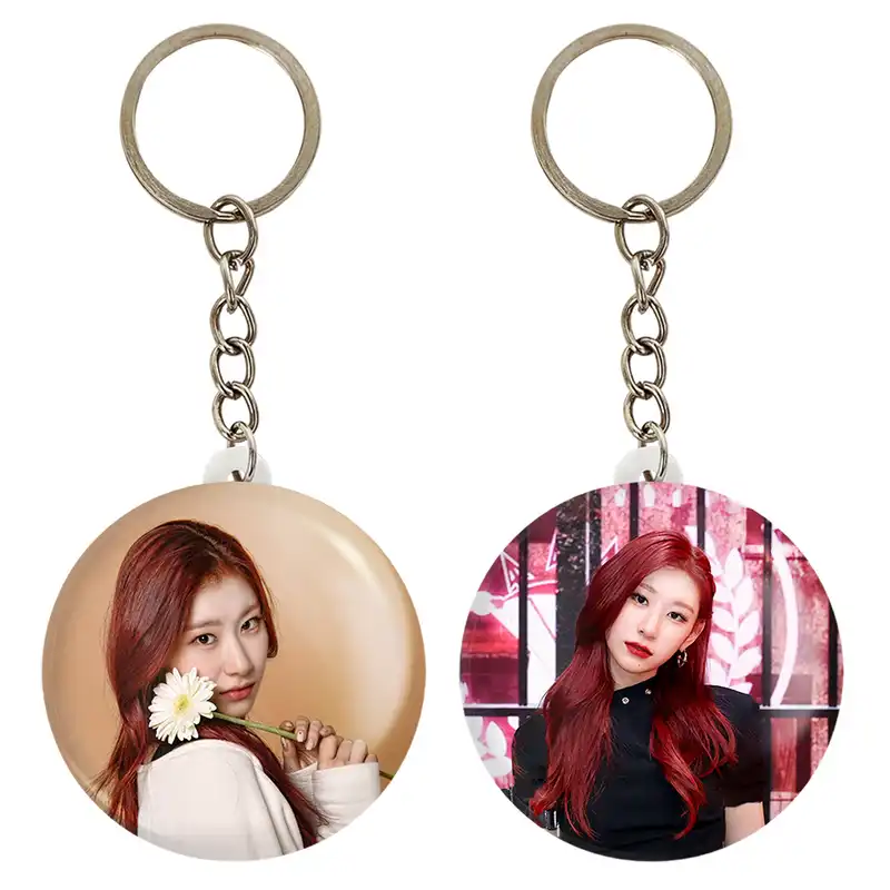 جاکلیدی خندالو مدل چریونگ گروه ایتزی ITZY کد 2016720165 مجموعه 2 عددی