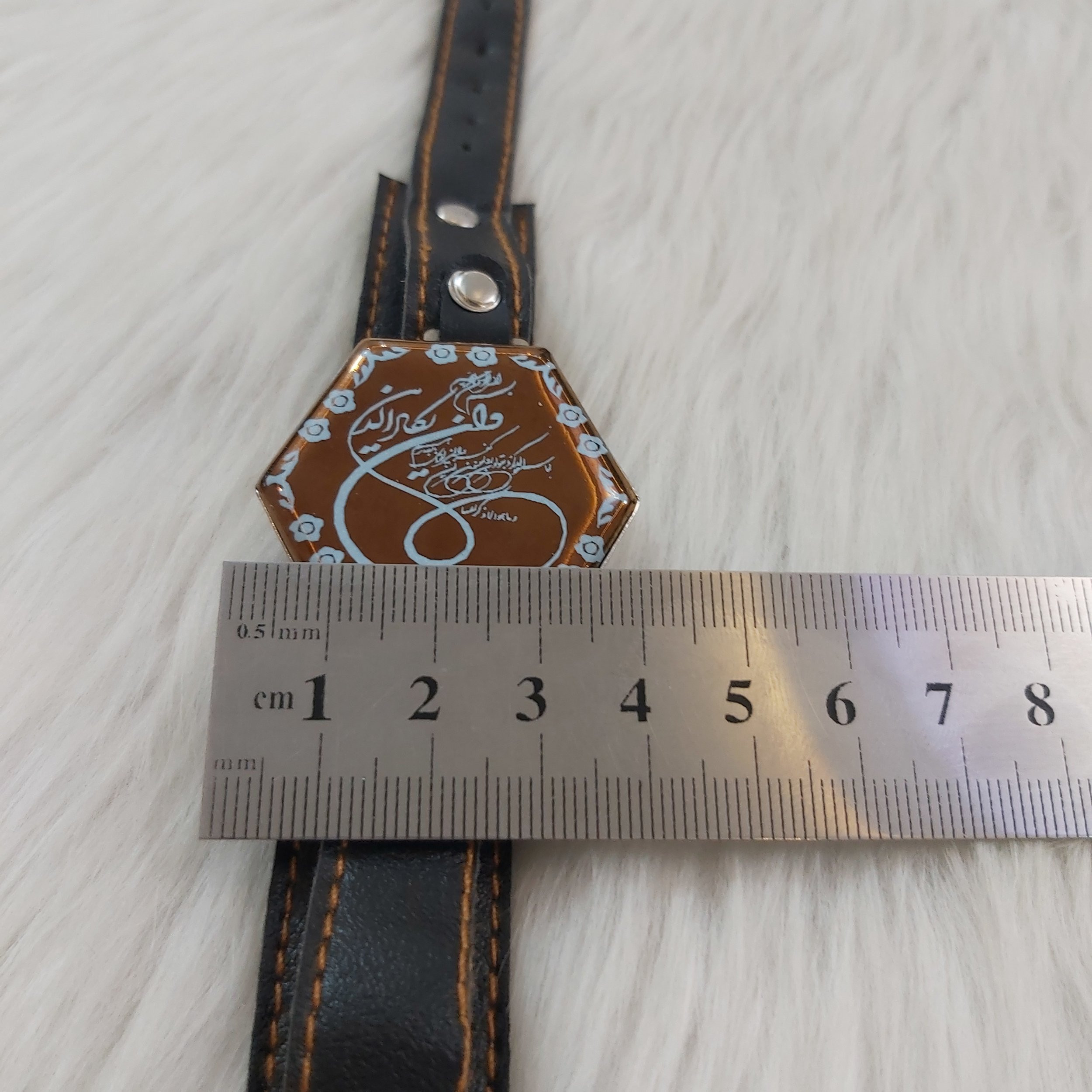 دستبند مدل چرمی طرح وان یکاد کد 110 دستبند مدل چرمی طرح وان یکاد کد 110