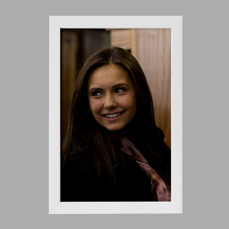 تابلو خندالو مدل الینا گیلبرت خاطرات یک خون آشام  The Vampire Diaries  کد 23697