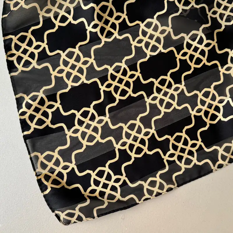 روسری زنانه مدل مینی اسکارف حریر مجلسی طلاکوب