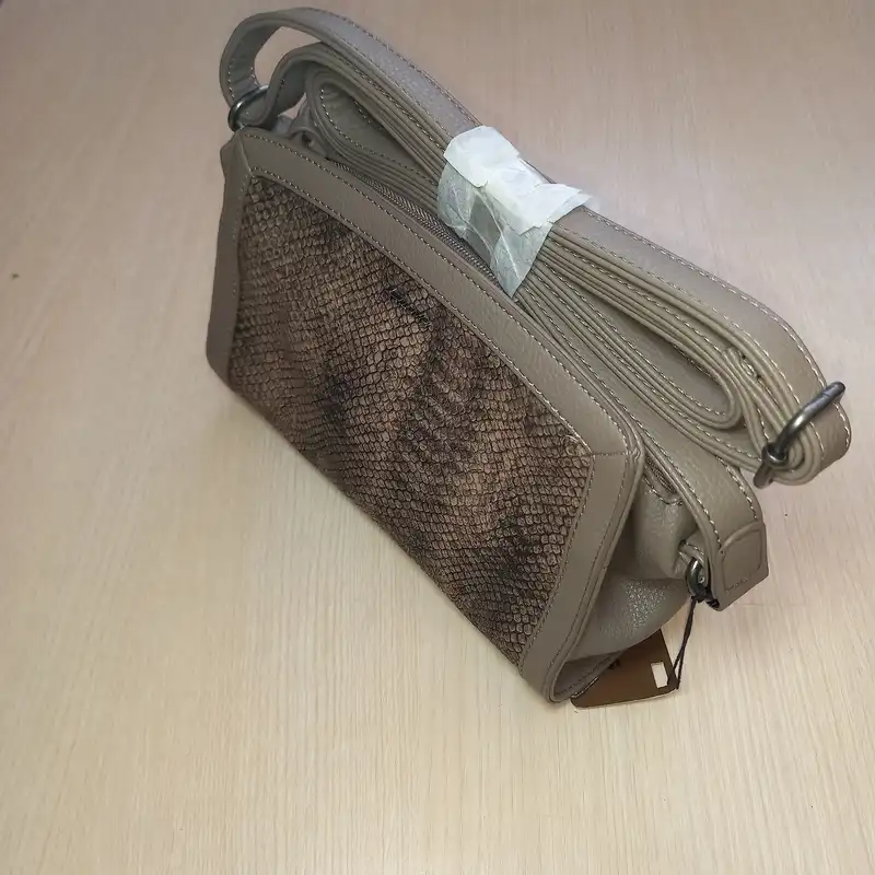 کیف دوشی زنانه تاماریس مدل jimmy