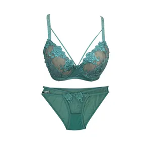 ست شورت و سوتین زنانه مدل دانتل فنردار کد SB520