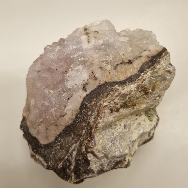 سنگ راف آمیتیست خط هنر مدل کلکسیونی کد  kh0219