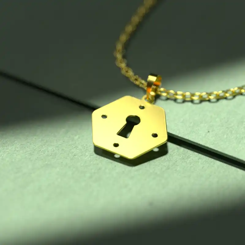 گردنبند طلا 18 عیار زنانه مدوپد مدل قفل کد F3-1-1147