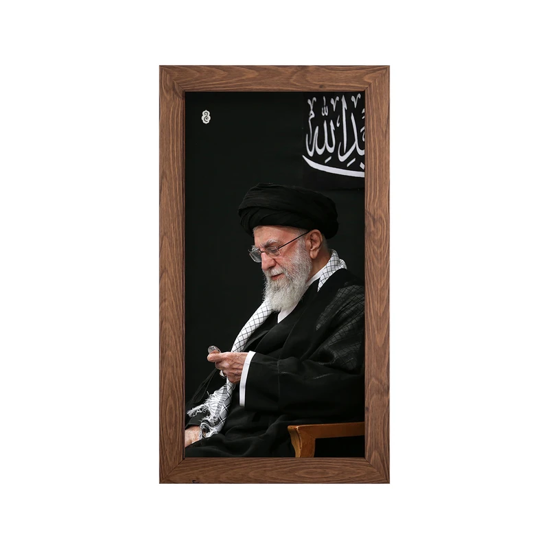 تابلو طرح رهبر شهید آیت الله سید علی خامنه ای مدل 033 فریم قهوه ای