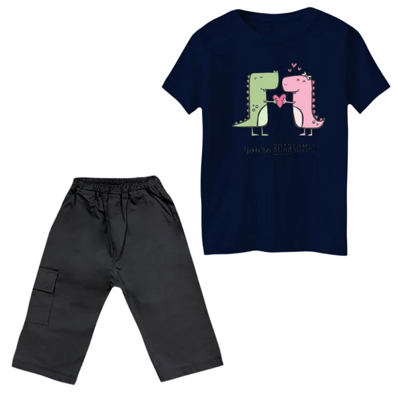 ست تی‌شرت آستین کوتاه و شلوارک دخترانه مدل دایناسور های عاشق کد 2