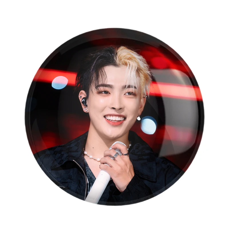 پیکسل خندالو مدل هونگ جونگ گروه ایتیز ATEEZ کد 21242