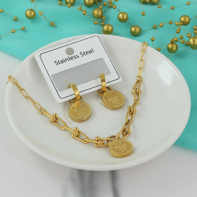 نیم ست زنانه مدل قفل کد H69