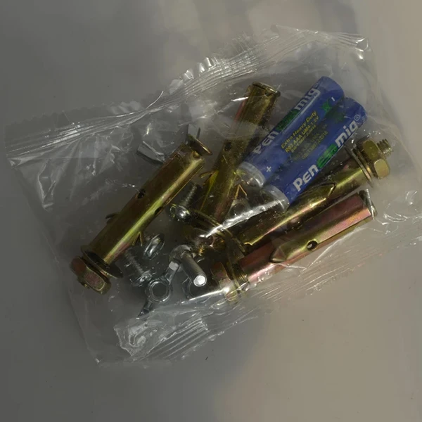 عکس شماره 9 : پروژکتور خورشیدی مدل 2win-200w به همراه پنل خورشیدی بسته سه عددی