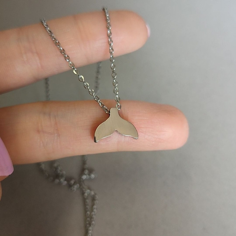 گردنبند مدل دم وال سه بعدی