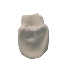 دستکش نوزادی  طرح پاپیون رنگ شیری