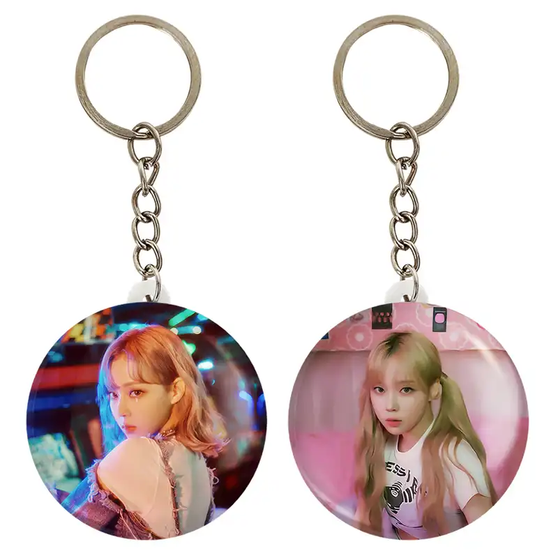 جاکلیدی خندالو مدل وینتر گروه آسپا Aespa کد 1973419744 مجموعه 2 عددی