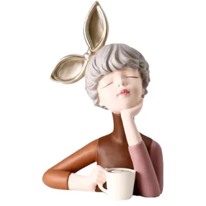 مجسمه دنیا دکوری سرمد مدل دختر فنجونی فانتزی 