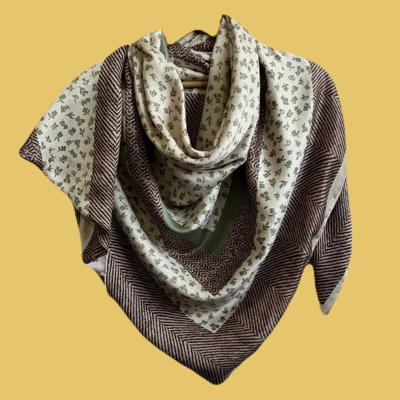 روسری نخ زنانه مدل گل ریز بابونه کد 00131 با طول و عرض 140*140 سانتی‌متر