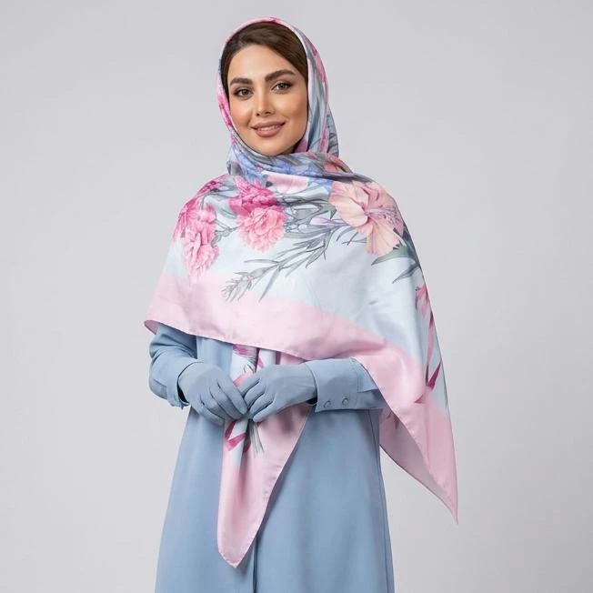 روسری زنانه مدل ابریشم پاییزه طرح گل میخک دور دست دوز کد 3020