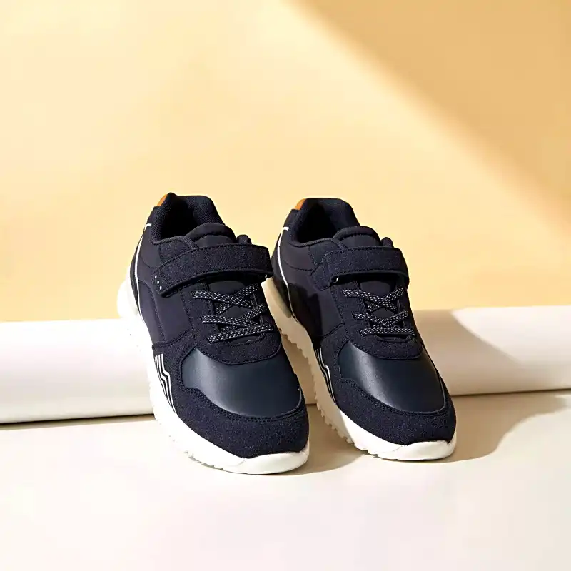 کفش راحتی پسرانه مکس مدل Textured Hook and Loop