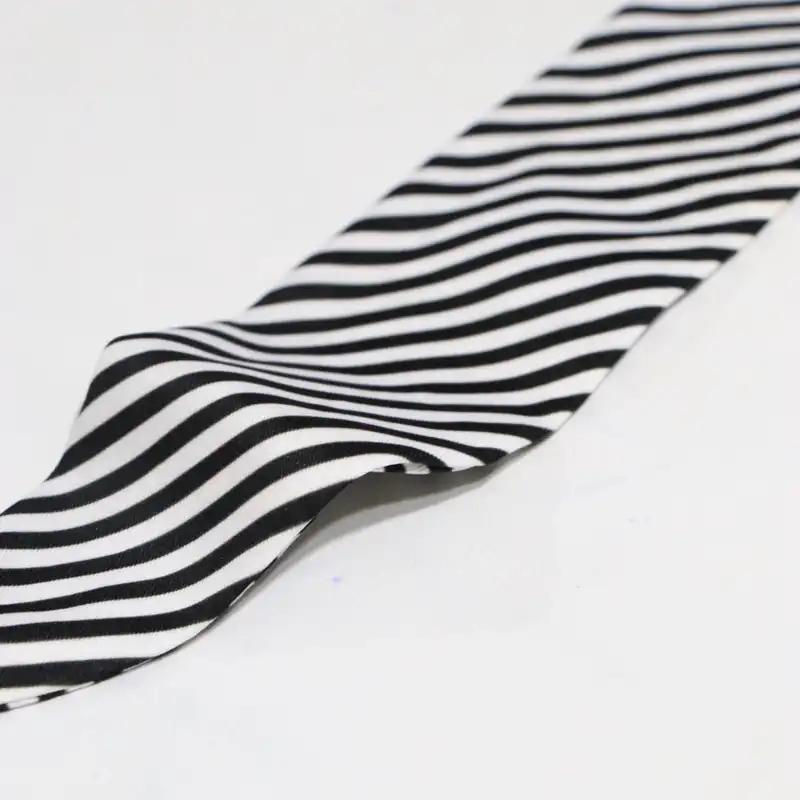 دستمال سر و گردن زنانه مدل باندانا راه راه کد 8030