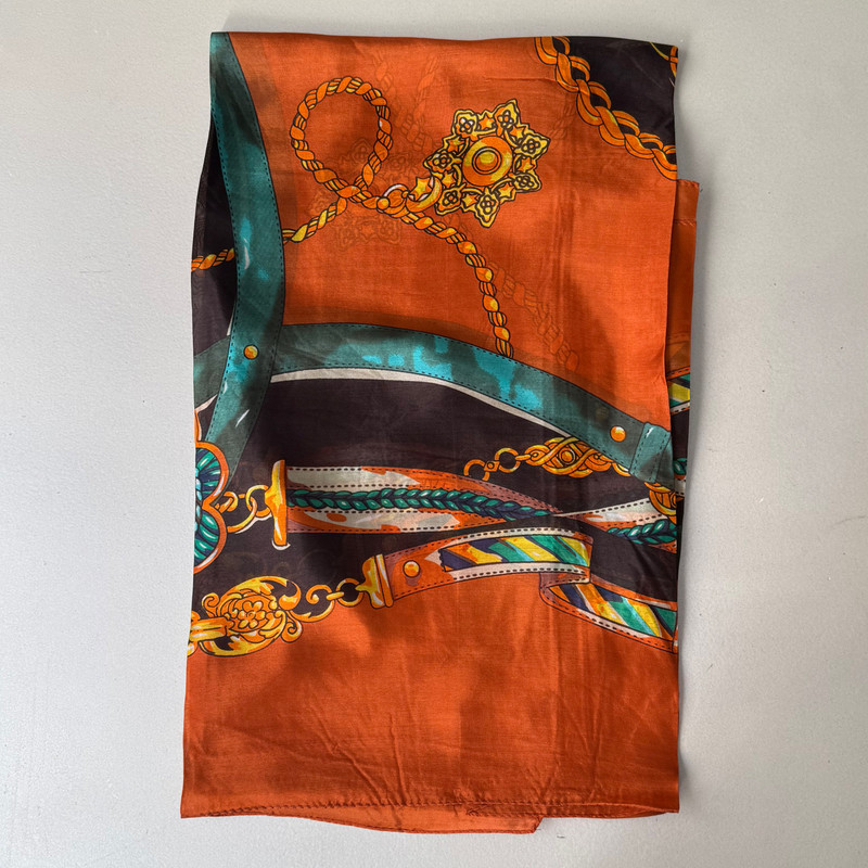 روسری زنانه مدل حریر ابرشیم زنجیره ای کد 01