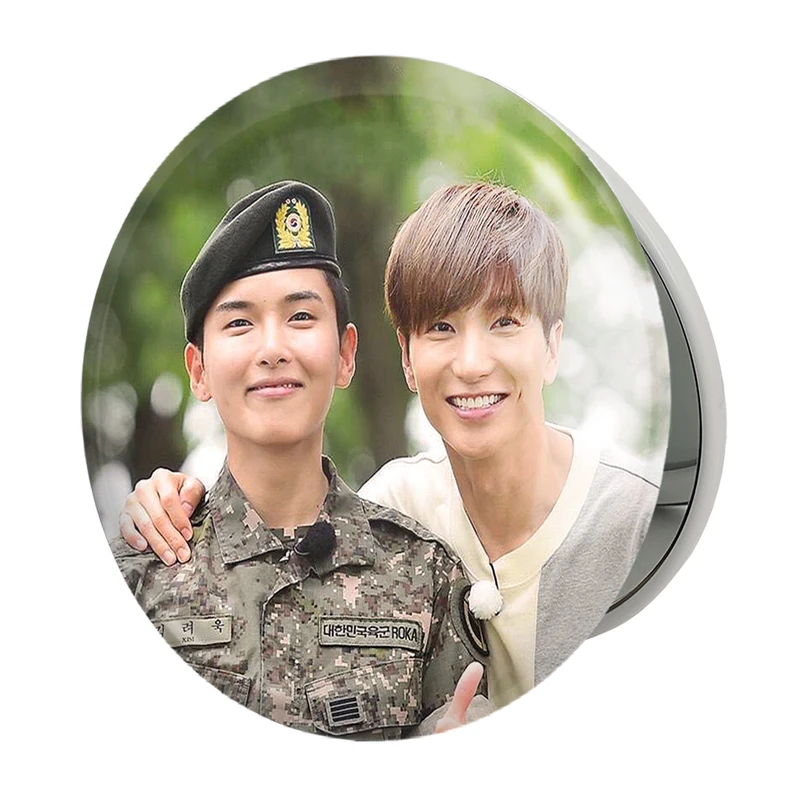 آینه جیبی خندالو طرح لیتوک و ریووک گروه سوپر جونیور Super Junior مدل تاشو کد 12194 