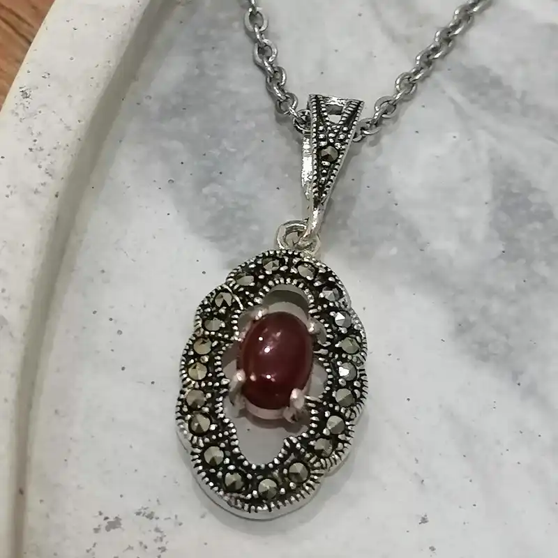 آویز گردنبند نقره زنانه مدل پلاک مارکازیت عقیق یمنی JP2012