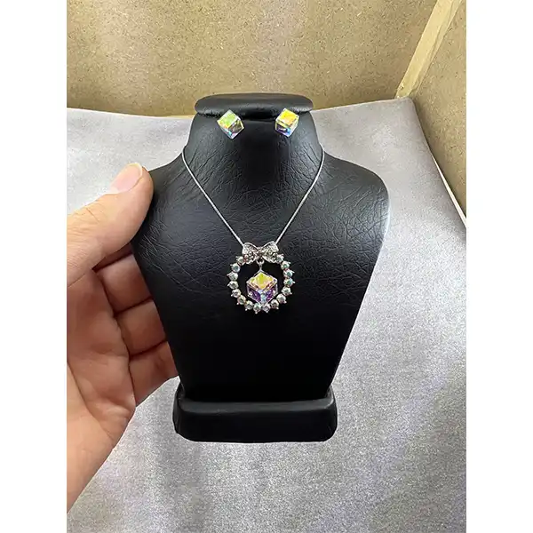 نیم ست نقره زنانه سواروسکی مدل مکعب و پاپیون جواهری خاص کد 159330