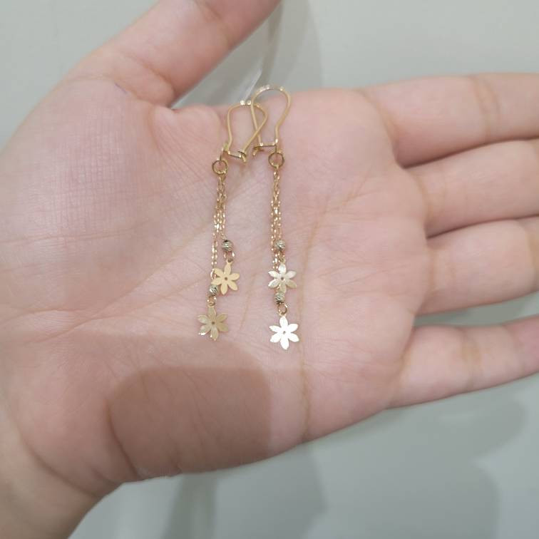 گوشواره بخیه‌ای طلا 18 عیار زنانه مان گالری مدل آویز گل کد EA01-0027100 - 3