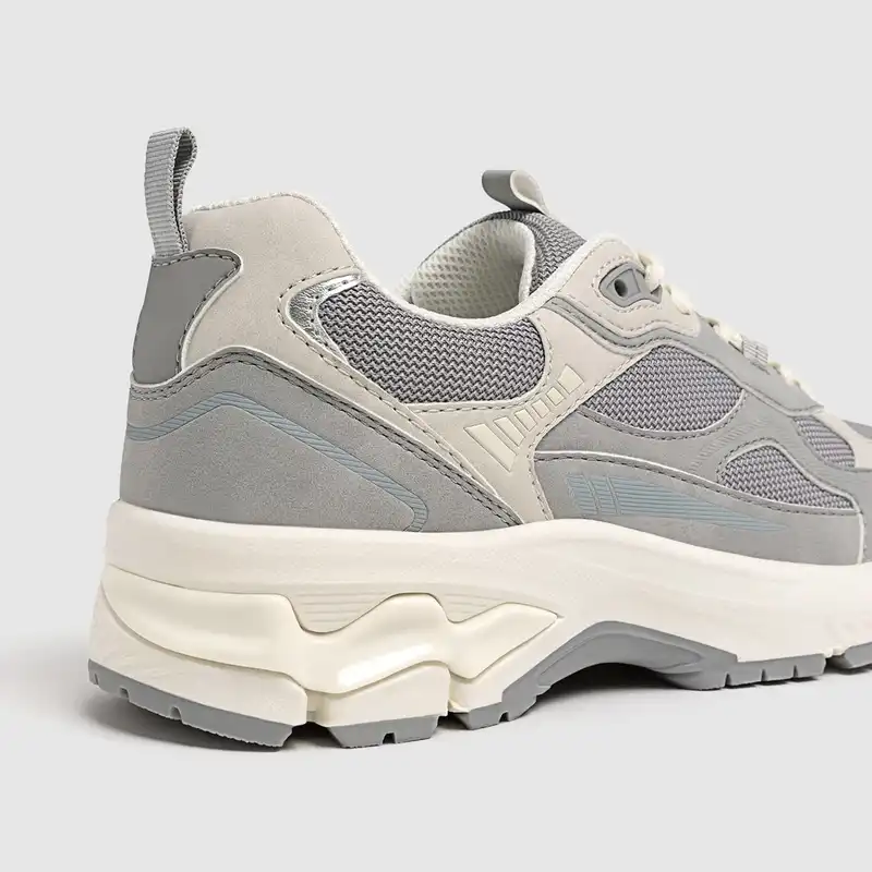 کفش تمرین زنانه استرادیواریوس مدل Trainers with details 2024