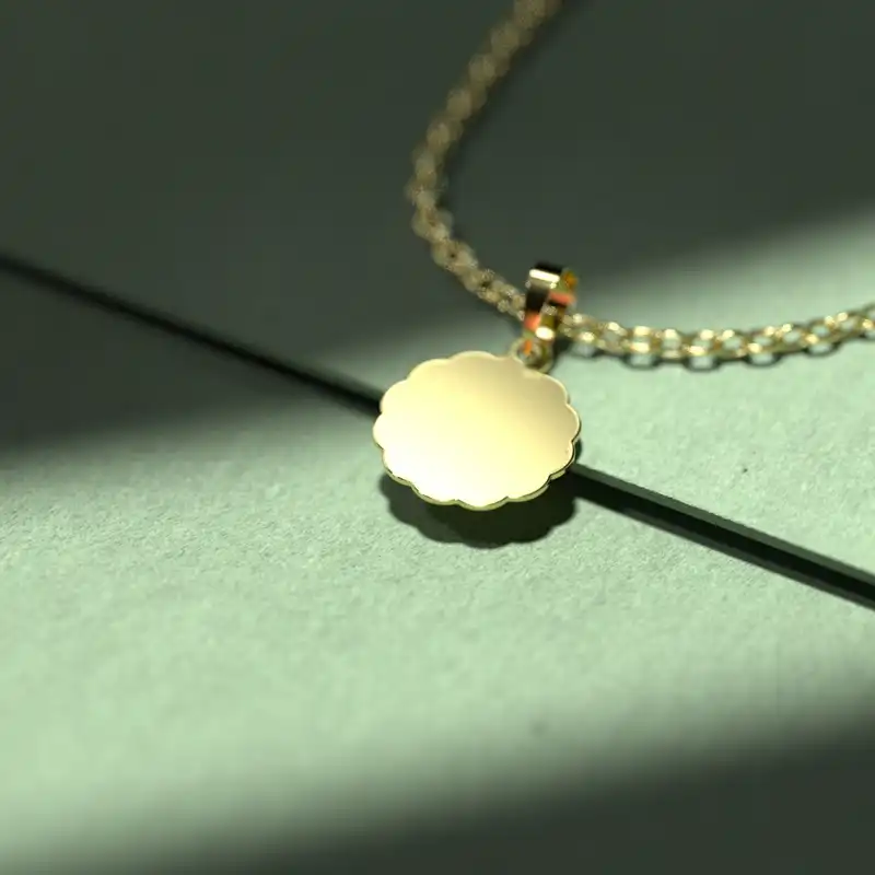 گردنبند طلا 18 عیار زنانه مدوپد مدل گل کد QQ2-1-1101