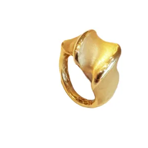 انگشتر طلا 18 عیار زنانه مدل تراش