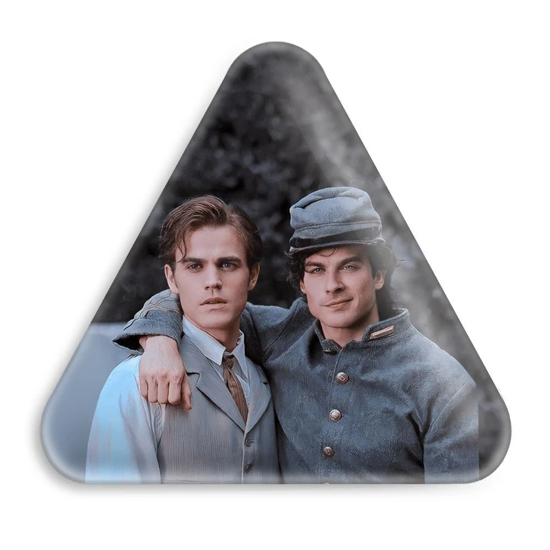 پیکسل خندالو طرح خاطرات یک خون آشام The Vampire Diaries مدل مثلثی کد 20246