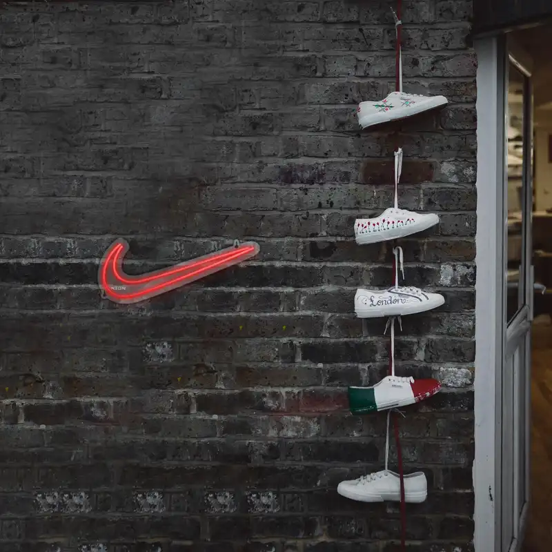 چراغ دیواری نئون دیزاین طرح Nike_RD