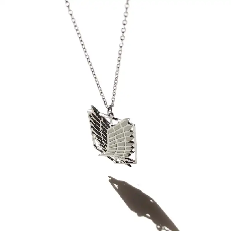 گردنبند مدل attack on titan