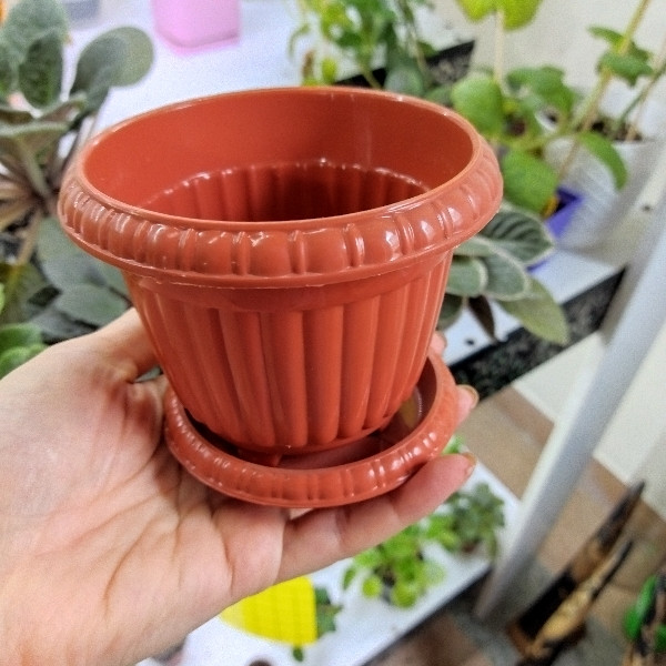 گلدان مدل بنفشه ۴ مجموعه ۲ عددی گلدان مدل بنفشه ۴ مجموعه ۲ عددی