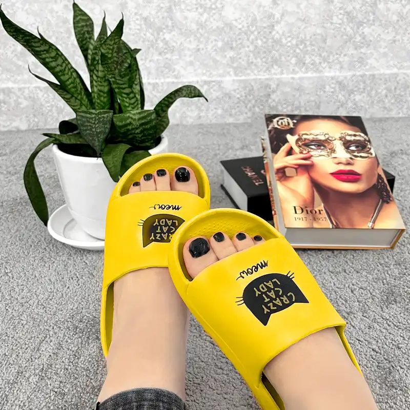 دمپایی زنانه پاپا مدل گربه کد YW.2650