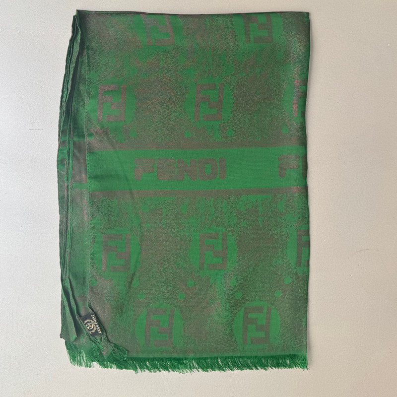 شال زنانه مدل نخ ژاکارد دورو شاین دار