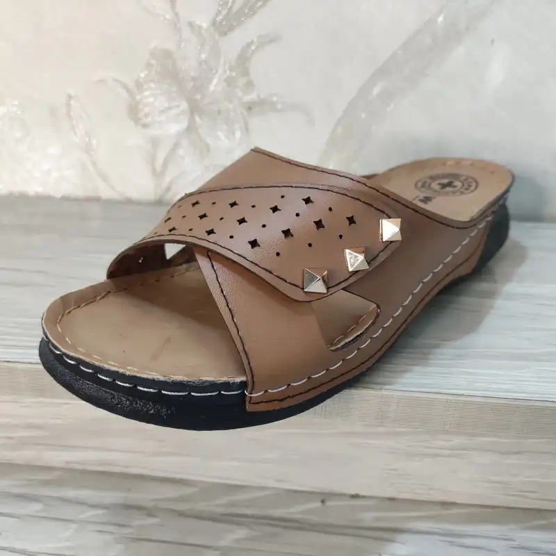 دمپایی زنانه مدل هرمی کد 12 رنگ قهوه ای