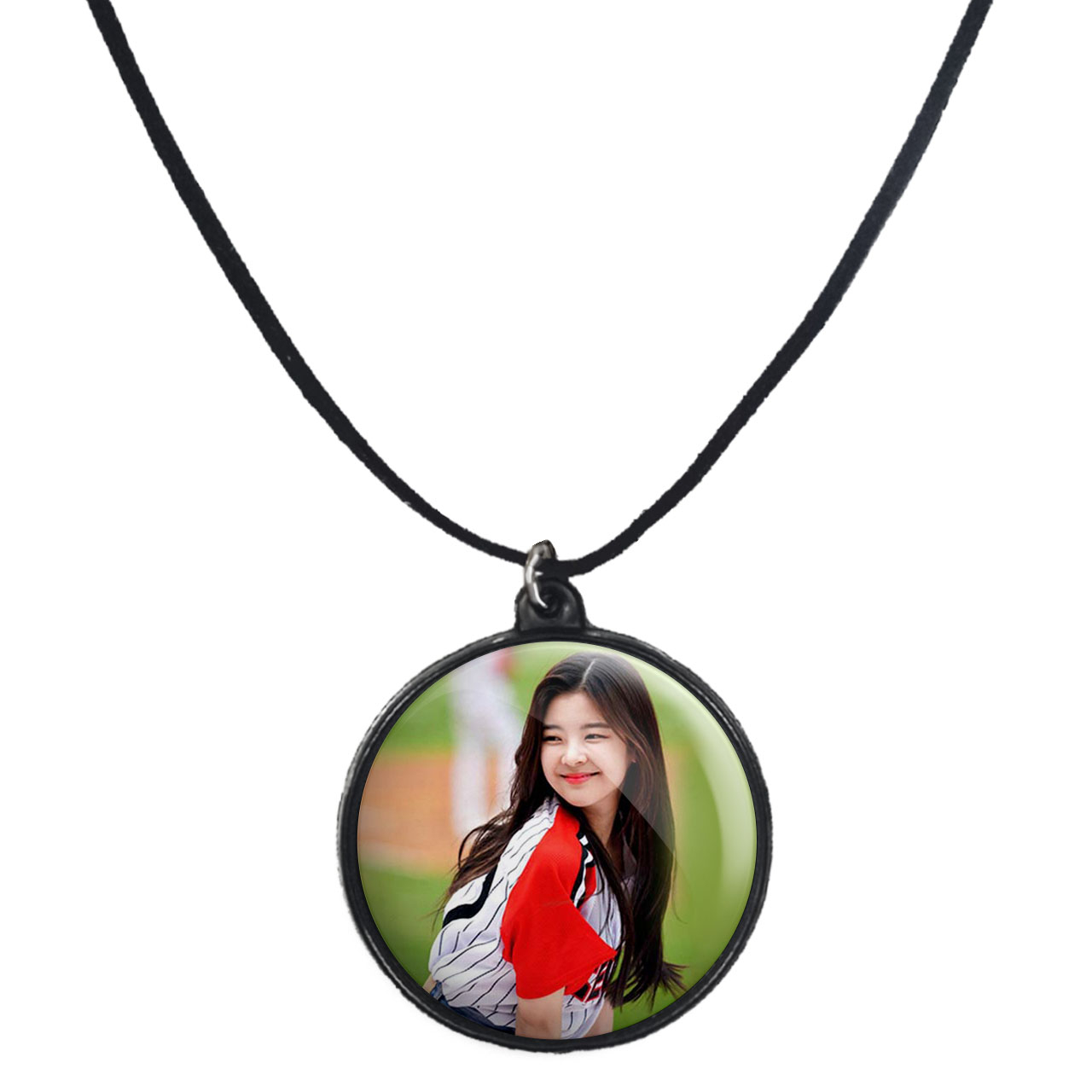 گردنبند پرمانه طرح گروه موسیقی ایتزی کد pmb.13230 مدل دو طرفه