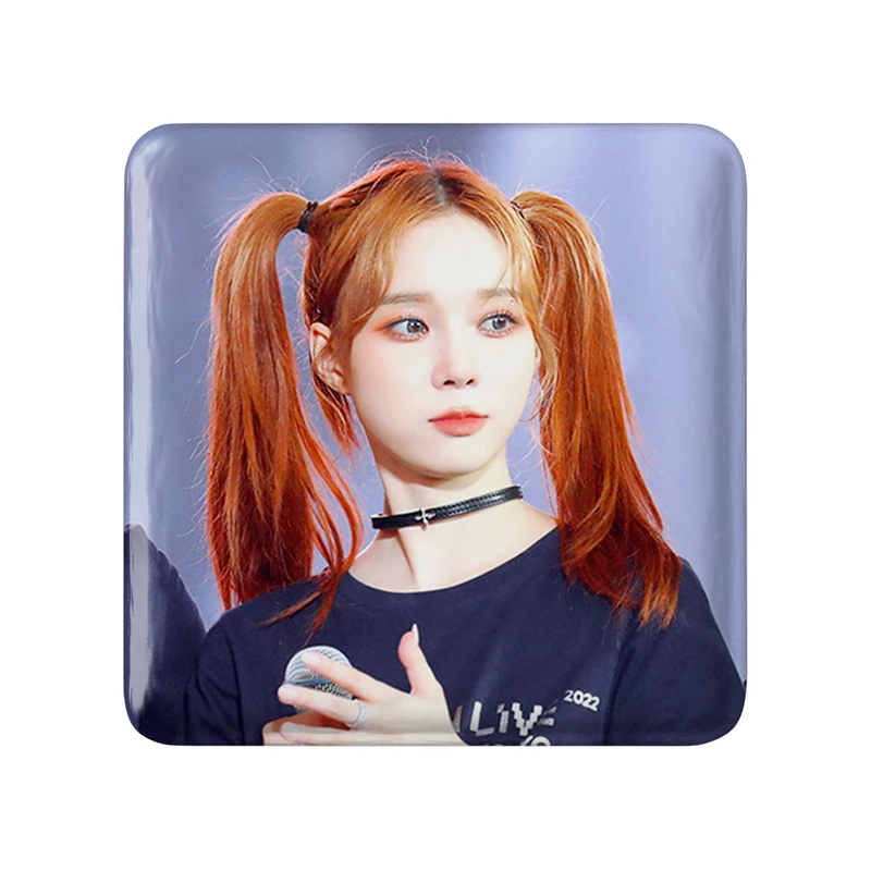 مگنت خندالو طرح وینتر گروه آسپا Aespa  مدل مربعی کد 19738